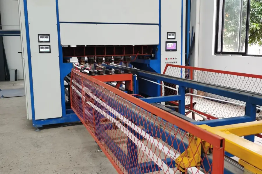 MÁQUINA DE SOLDAGEM DE MALHA TOTALMENTE AUTOMÁTICA
