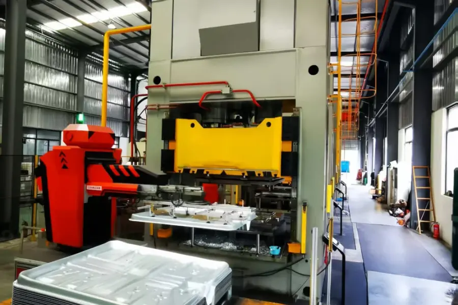 MÁQUINA HIDRÁULICA DE FORMAÇÃO DE PLACAS INFERIORES TOTALMENTE AUTOMÁTICA